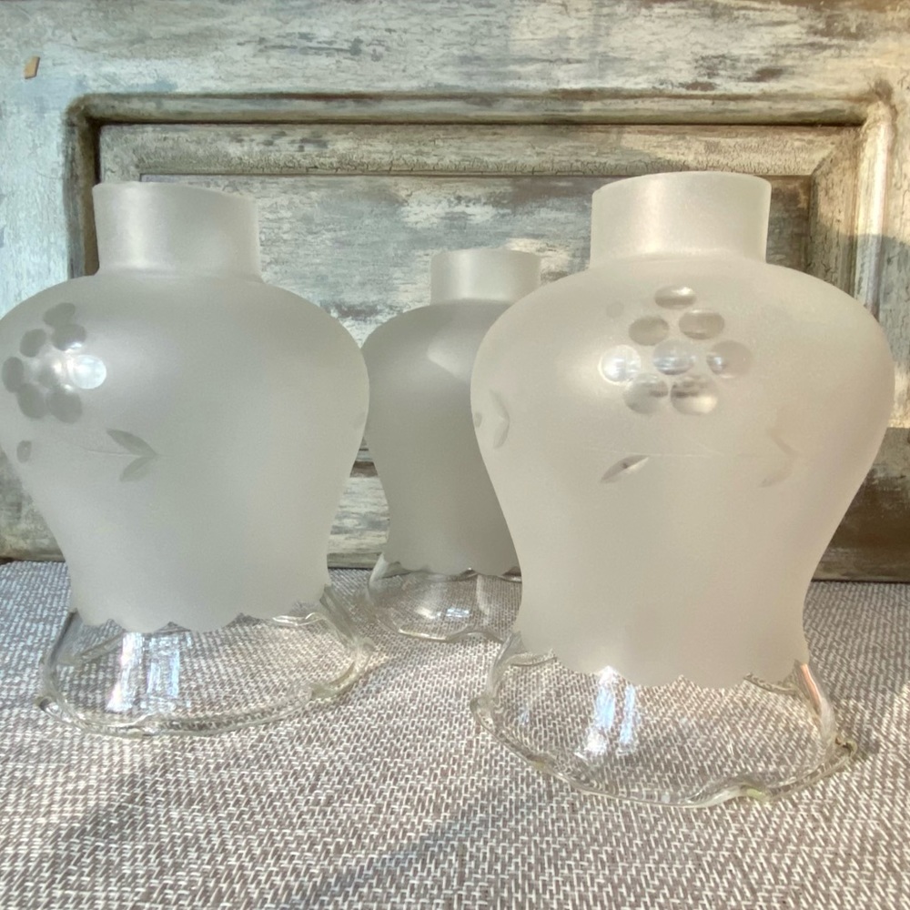 Vintage ornate grape light glass globes